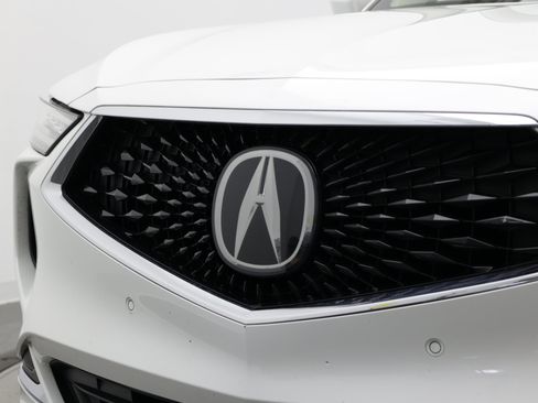Used 2023 Acura MDX SH-AWD w/ Technology Package image 11