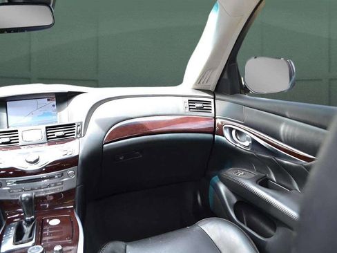 Used 2015 INFINITI Q70 3.7 image 27