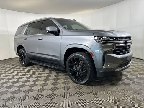 Used 2022 Chevrolet Tahoe LT w/ Luxury Package AWD/4WD image 2