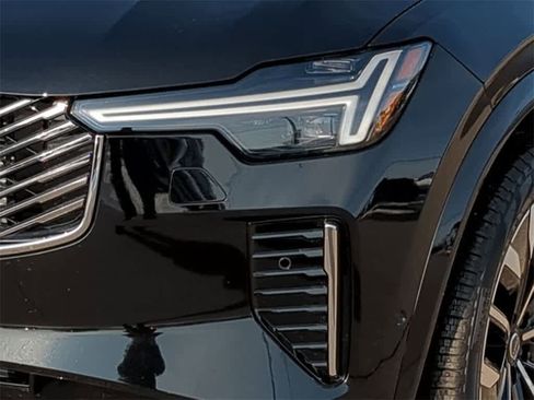 New 2026 Volvo XC90 B6 Plus w/ Protection Package Premier image 10