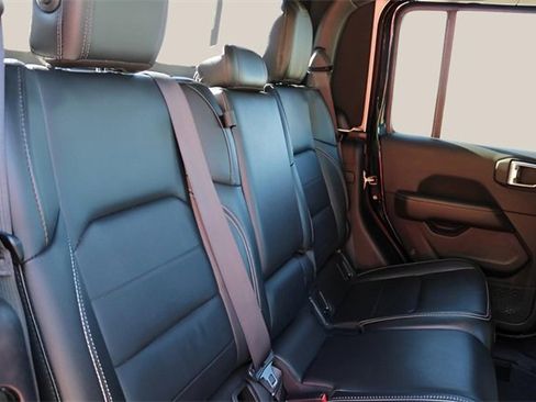 Used 2022 Jeep Gladiator Overland w/ Popular Equipment Package image 14