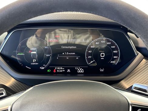 Used 2022 Audi e-tron GT Prestige w/ Prestige Package image 12