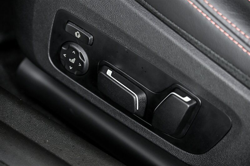 Used 2025 BMW M2 w/ Lighting Package RWD image 24