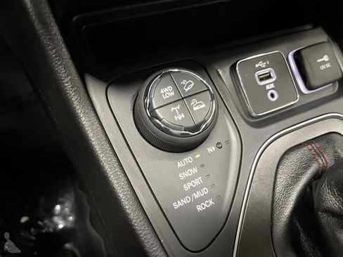 Used 2021 Jeep Cherokee Trailhawk w/ Trailer Tow Group image 22