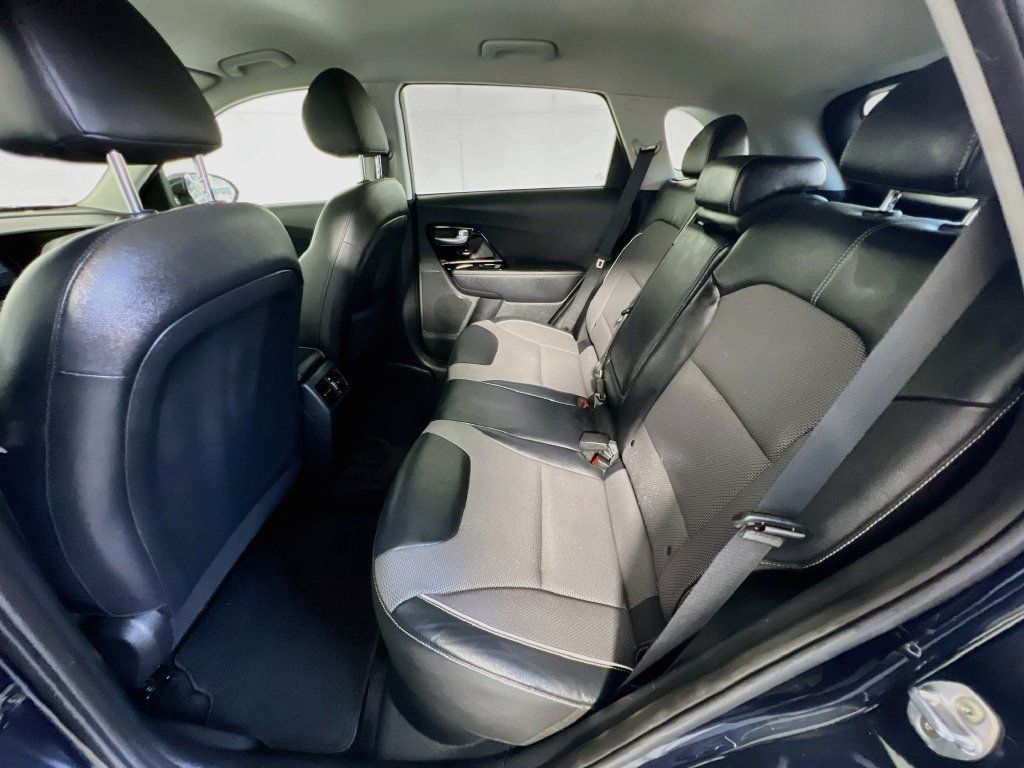 Used 2020 Kia Niro EX FWD image 23