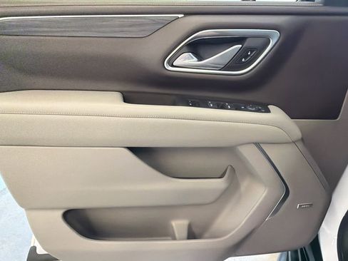 Used 2021 GMC Yukon XL SLT image 17