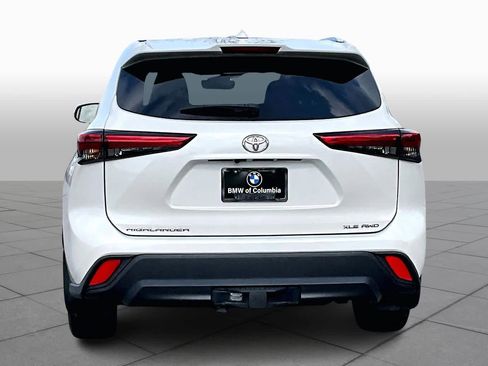 Used 2021 Toyota Highlander XLE image 5