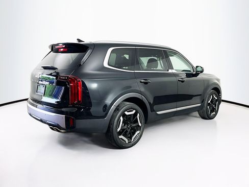 Used 2025 Kia Telluride S FWD image 9