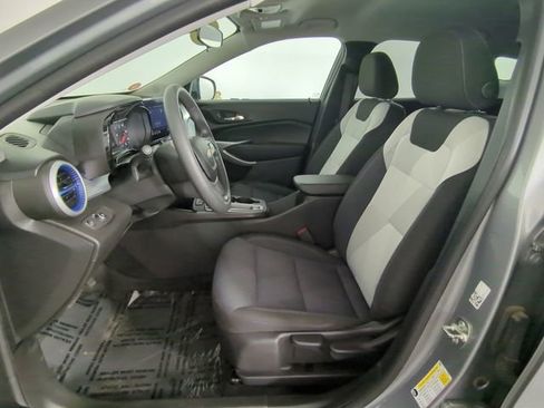 Used 2024 Chevrolet Trax LS w/ LS Convenience Package image 18