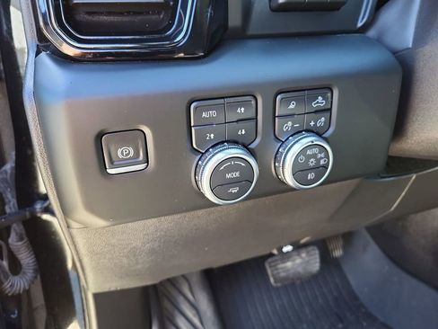 Used 2024 GMC Sierra 1500 AT4 w/ Technology Package image 14