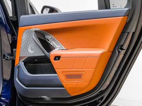 Used 2023 BMW 760i xDrive image 43