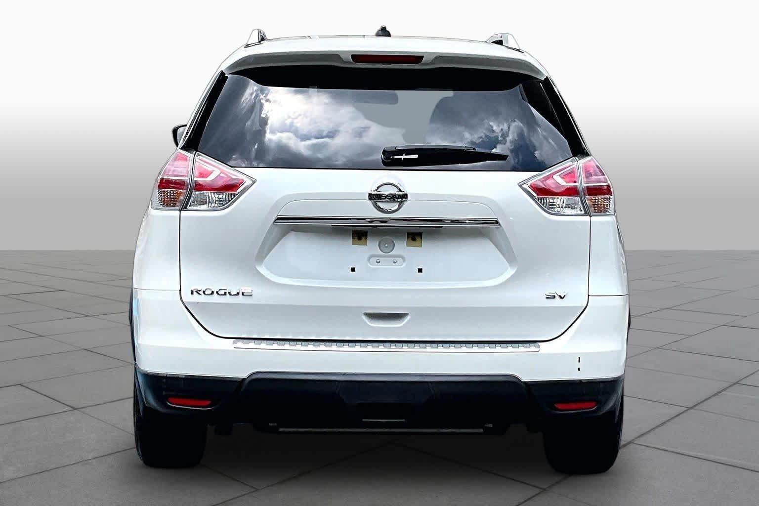 Used 2016 Nissan Rogue SV FWD image 5