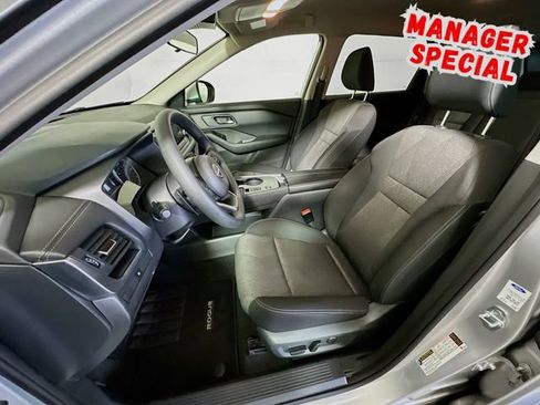Used 2024 Nissan Rogue SV FWD image 12