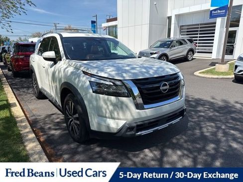 Used 2023 Nissan Pathfinder Platinum w/ Cargo Package AWD/4WD image 1