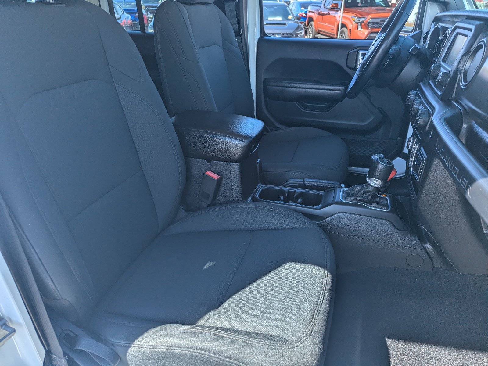 Used 2018 Jeep Wrangler Unlimited Sport S AWD/4WD image 10