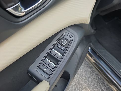 Used 2019 Subaru Ascent Premium w/ Popular Package #2 AWD/4WD image 18