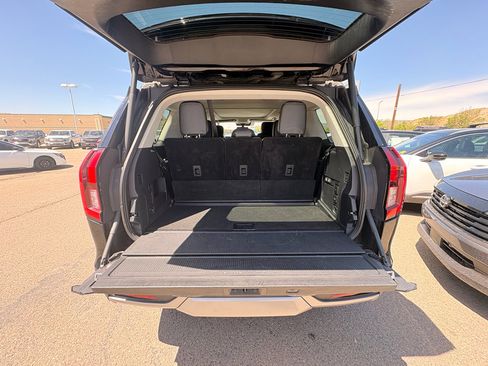Used 2025 Ford Expedition Platinum AWD/4WD image 11