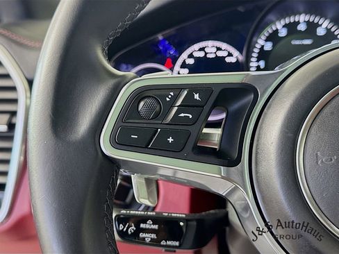 Used 2022 Porsche Cayenne E-Hybrid Coupe image 13