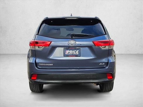 Used 2019 Toyota Highlander XLE FWD image 7