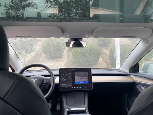 Used 2023 Tesla Model 3 Standard Range RWD image 11