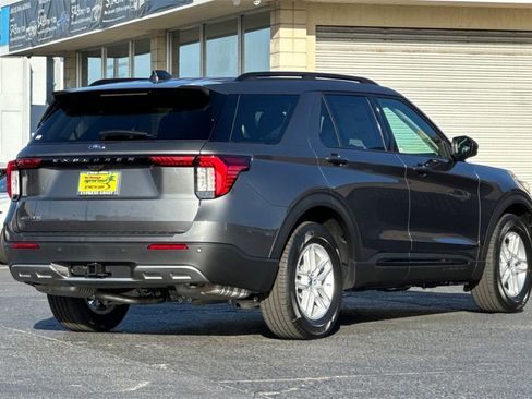 New 2026 Ford Explorer Active w/ Active Comfort Package image 4