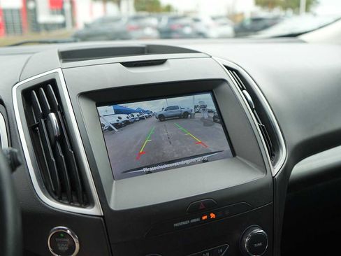 Used 2020 Ford Edge SEL image 22