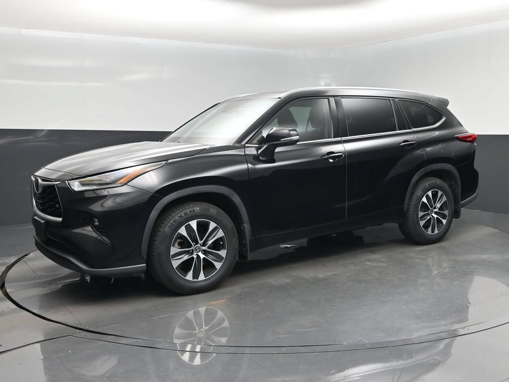 Used 2021 Toyota Highlander XLE AWD/4WD image 9