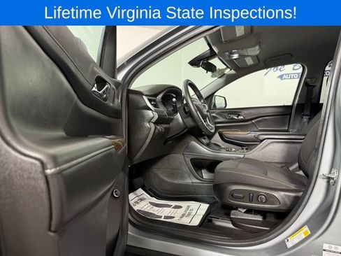 Used 2023 GMC Acadia SLE w/ Driver Convenience Package image 11