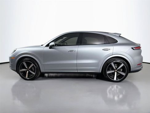 Used 2025 Porsche Cayenne Coupe AWD/4WD image 2