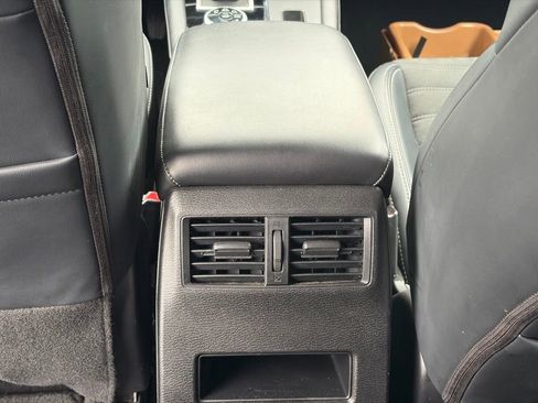 Used 2024 Mitsubishi Outlander SE image 24