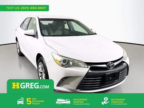 Used 2016 Toyota Camry LE FWD image 1