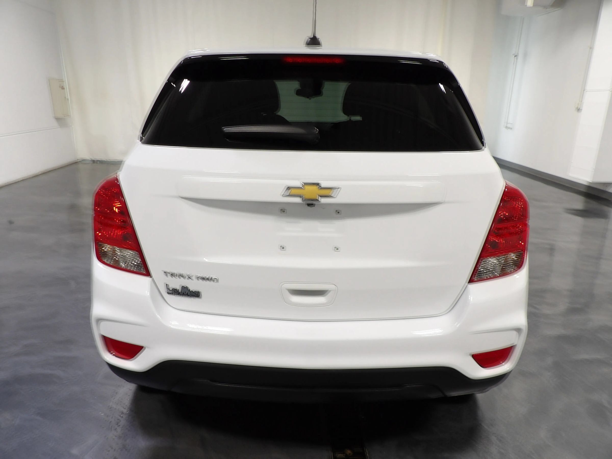 Used 2022 Chevrolet Trax LS w/ Tint and Cruise Package AWD/4WD image 5