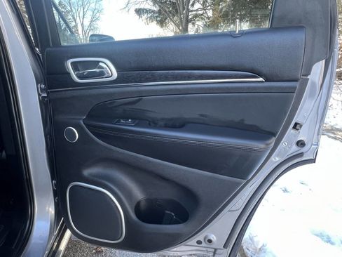 Used 2018 Jeep Grand Cherokee Summit image 34