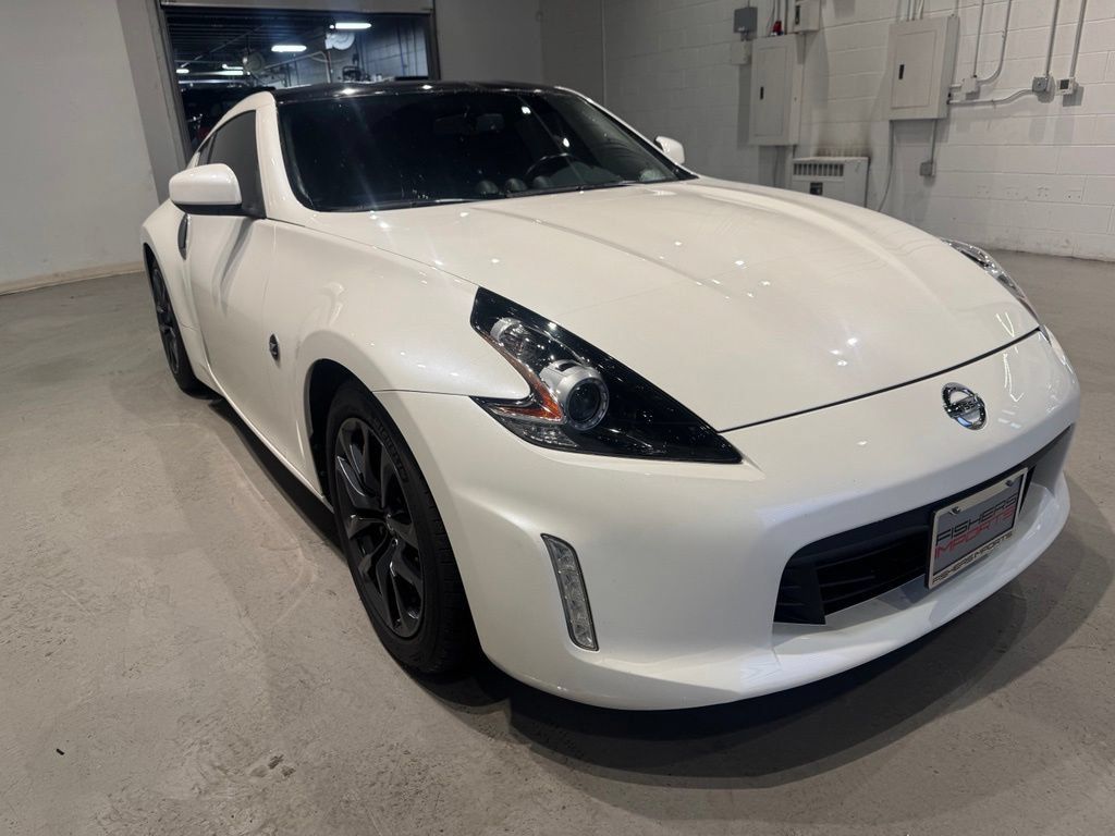 Used 2020 Nissan 370Z Coupe RWD image 10