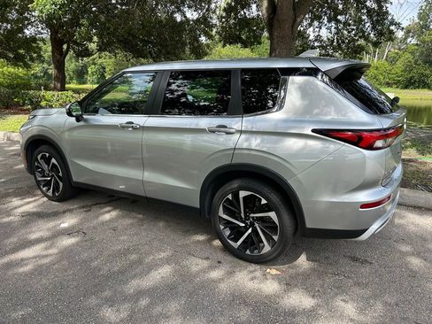 Used 2023 Mitsubishi Outlander SE AWD/4WD image 4