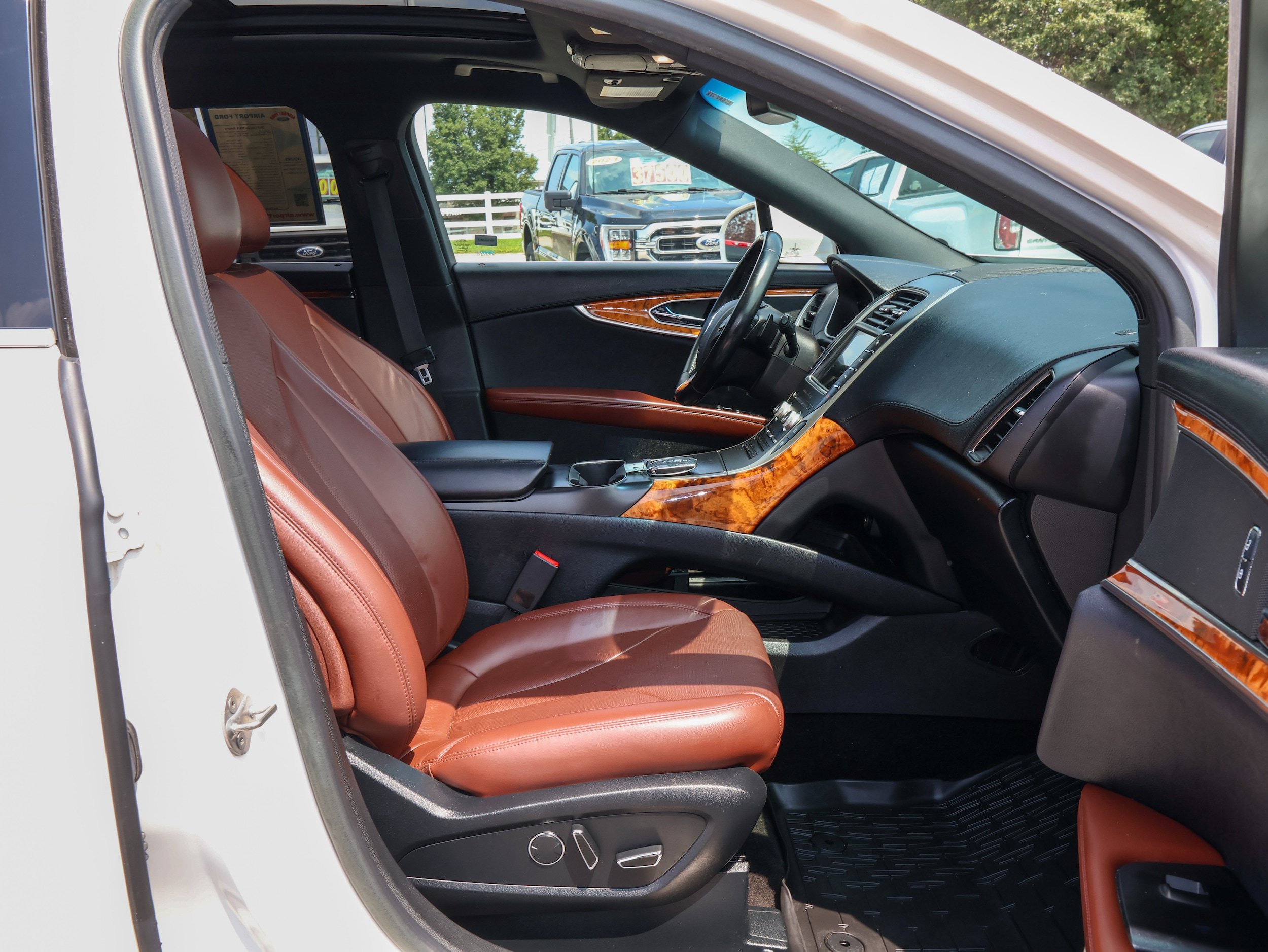 Used 2018 Lincoln MKX Reserve AWD/4WD image 20