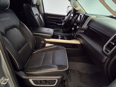 Used 2019 RAM 1500 Laramie AWD/4WD image 17