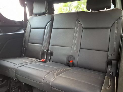 Used 2024 Chevrolet Tahoe Premier AWD/4WD image 15