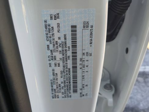 Certified 2025 Ford F450 Platinum w/ FX4 Off-Road Package image 29