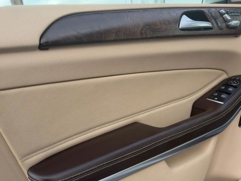 Used 2017 Mercedes-Benz GLS 550 4MATIC image 17