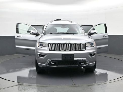 Used 2018 Jeep Grand Cherokee Overland AWD/4WD image 31