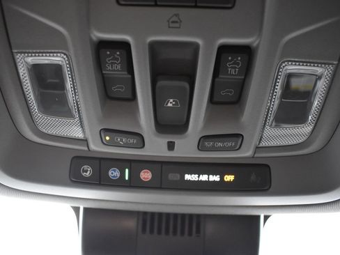 Used 2025 GMC Sierra 1500 Denali w/ Denali Reserve Package AWD/4WD image 37