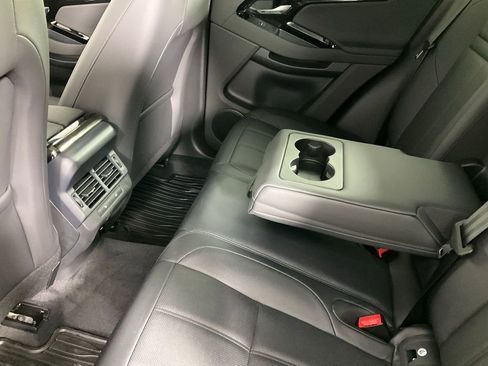 Used 2025 Land Rover Range Rover Evoque S image 11