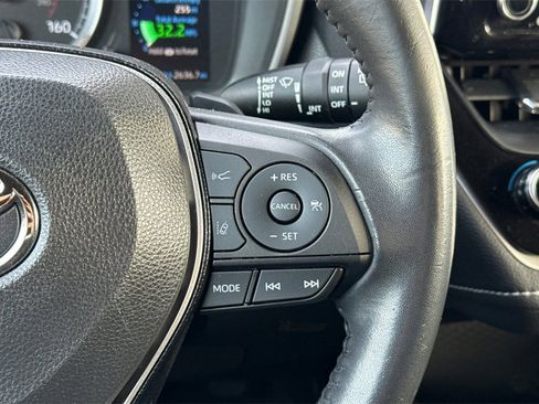 Used 2020 Toyota Corolla Hatchback image 32