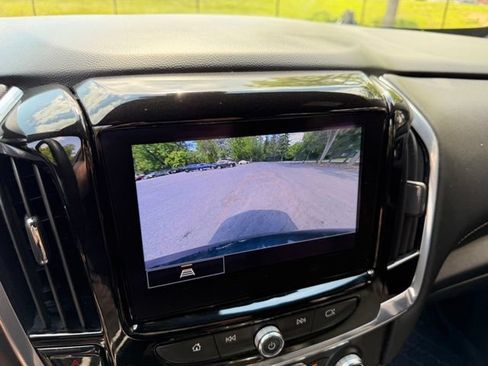 Used 2023 Chevrolet Traverse LT AWD/4WD image 18
