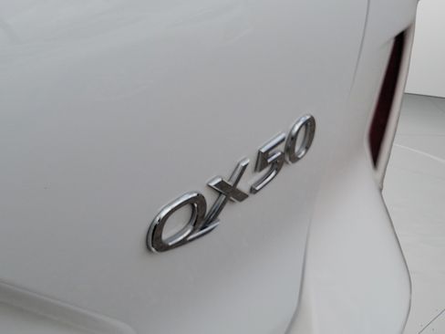 Used 2022 INFINITI QX50 Luxe FWD image 11