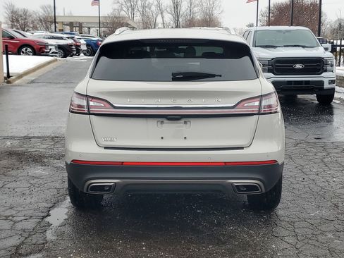 Certified 2023 Lincoln Nautilus Reserve image 5