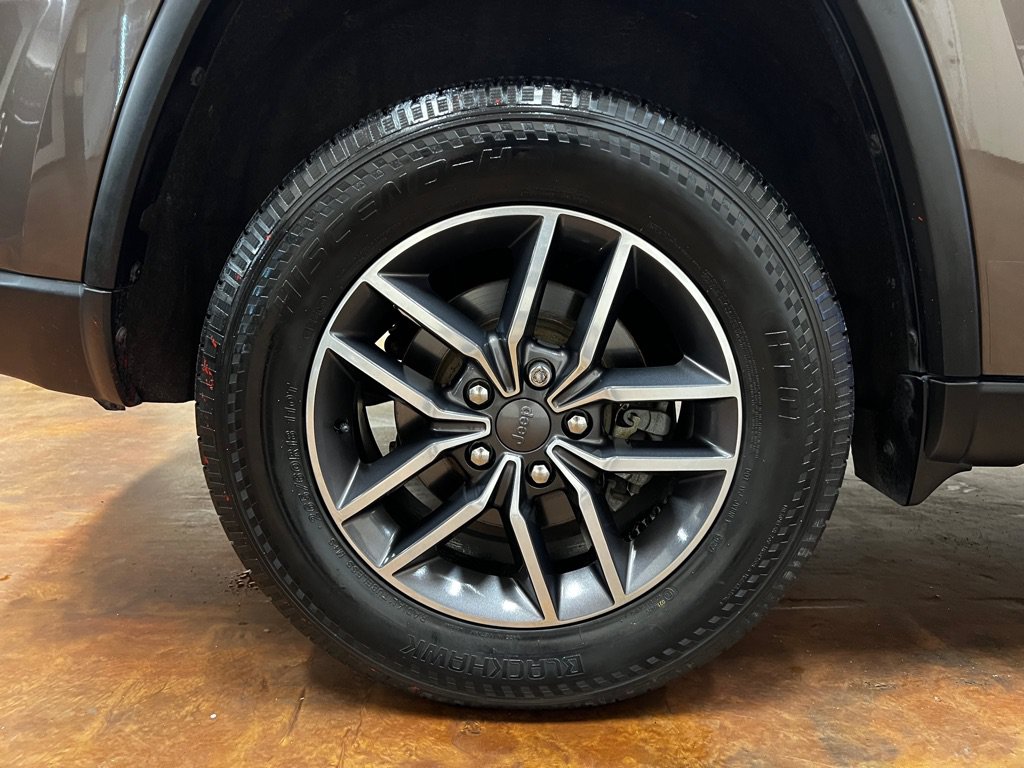 Used 2019 Jeep Grand Cherokee Limited AWD/4WD image 46