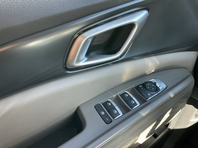 Used 2026 Kia Carnival FWD image 13