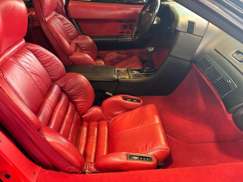 Used 1990 Chevrolet Corvette ZR-1 RWD image 19
